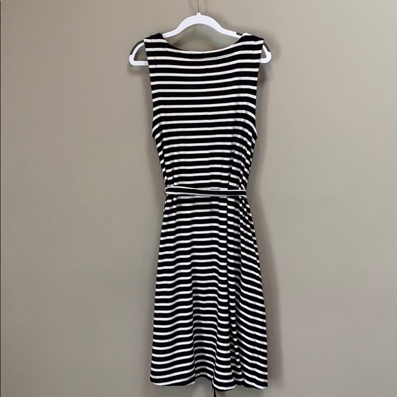 LOFT Sleeveless Swing Dress w/Pockets - Picture 2 of 6